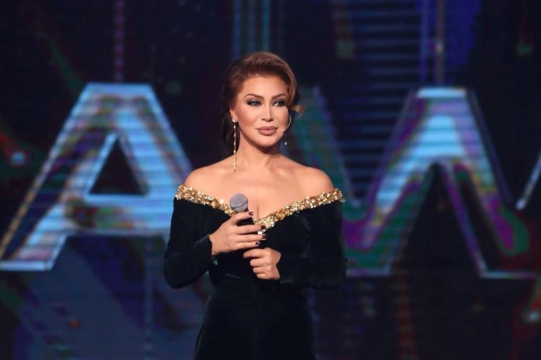 بالفيديو/ نوال الزغبي: ”إبني يعمل في خدمة الغرف بفندق..