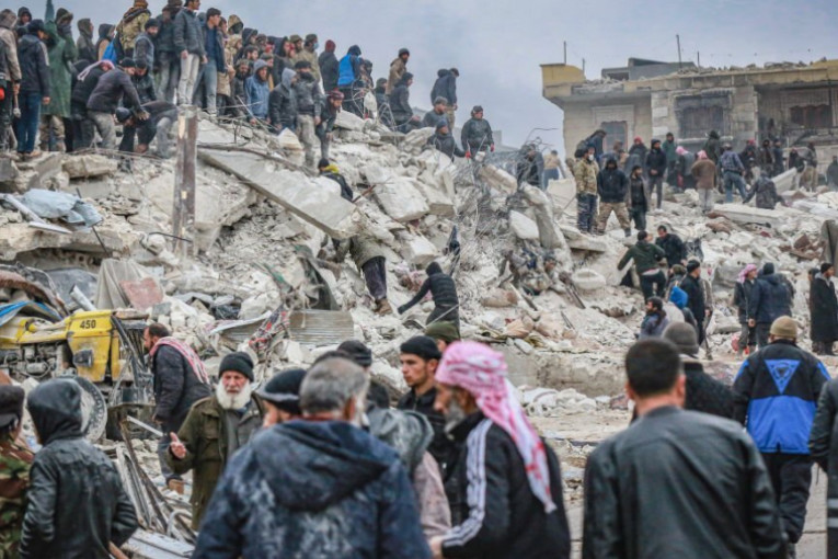 تونس تُرسل مساعدات عاجلة إلى سوريا وتركيا