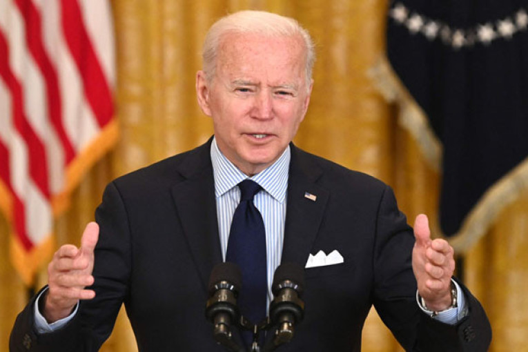 بايدن يعزي أردوغان في ضحايا الزلزال