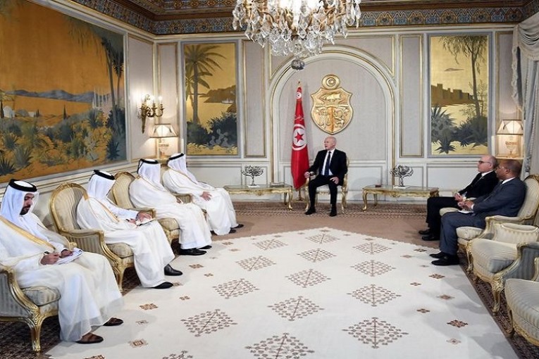 رئيس الجمهورية يستقبل مساعد وزير الخارجية القطري للشؤون الإقليمية مبعوثا خاصا محملا برسالة شفوية من الشيخ تميم بن حمد آل الثاني