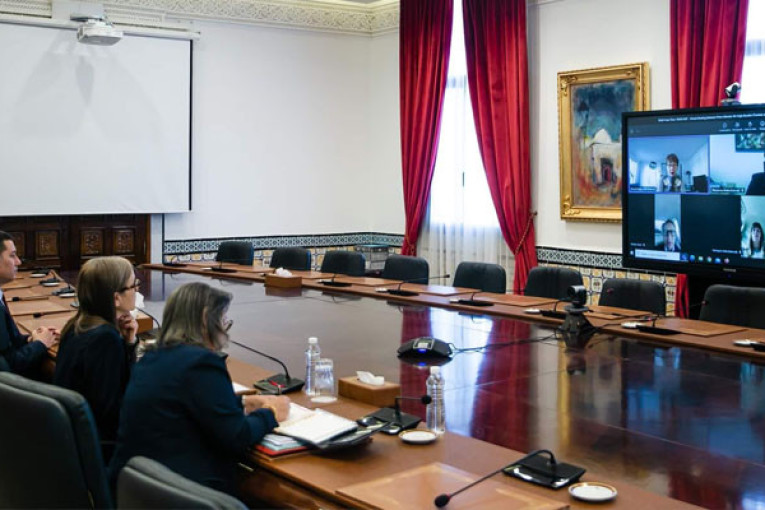 بودن تعقد اجتماعا عن بعد مع رئيسة البنك الأوروبي لإعادة الإعمار والتنمية