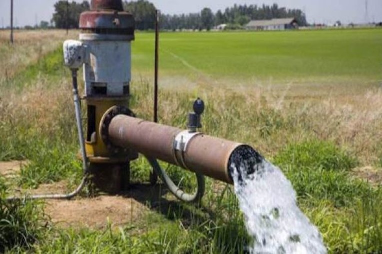 قبلي: تراجع ملحوظ في مستوى المائدة المائية جراء استغلالها المفرط في القطاع الفلاحي