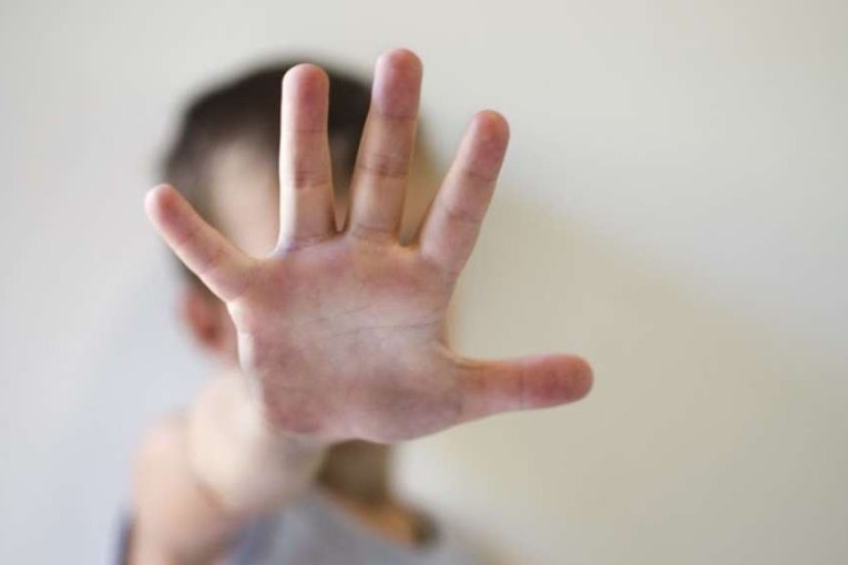 بن عروس: يستدرج الأطفال ويهدّدهم للتحرش بهم جنسيا