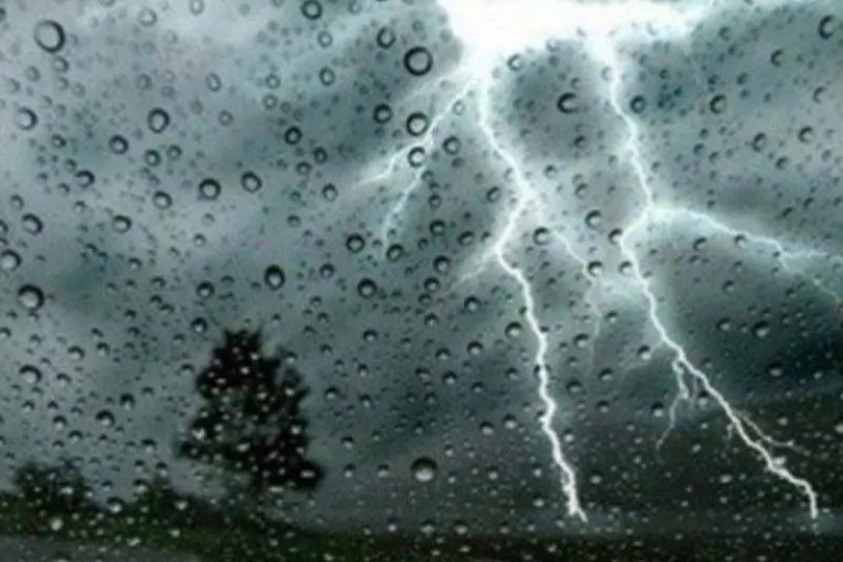 الليلة: أمطار ببعض الجهات والحرارة تنخفض إلى 6 درجات