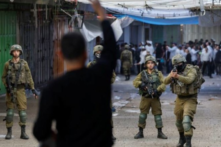 استشهاد فلسطيني متأثرا بجراحه في الخليل