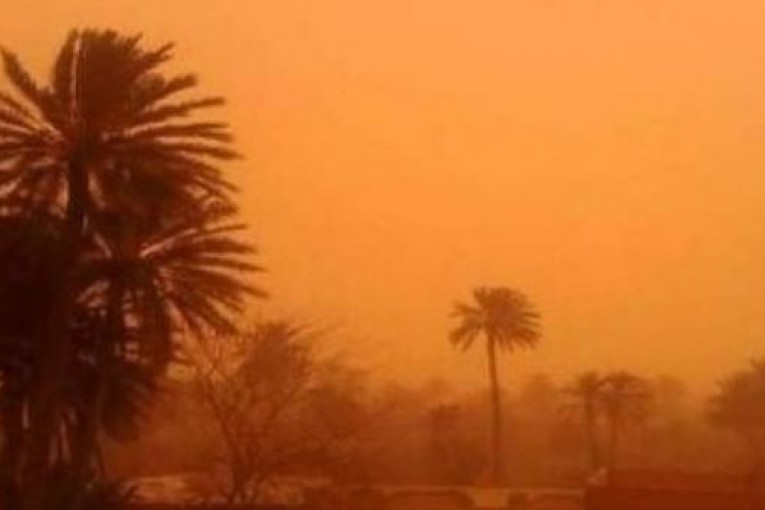 مدنين وتطاوين: أضرار بشبكة الكهرباء واضطراب وانقطاع في الماء بسبب الرياح القوية