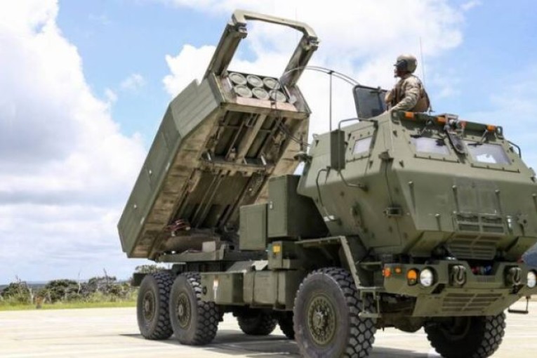 أمريكا تمنح أوكرانيا مساعدة عسكرية إضافية بقيمة 2.2 مليار دولار