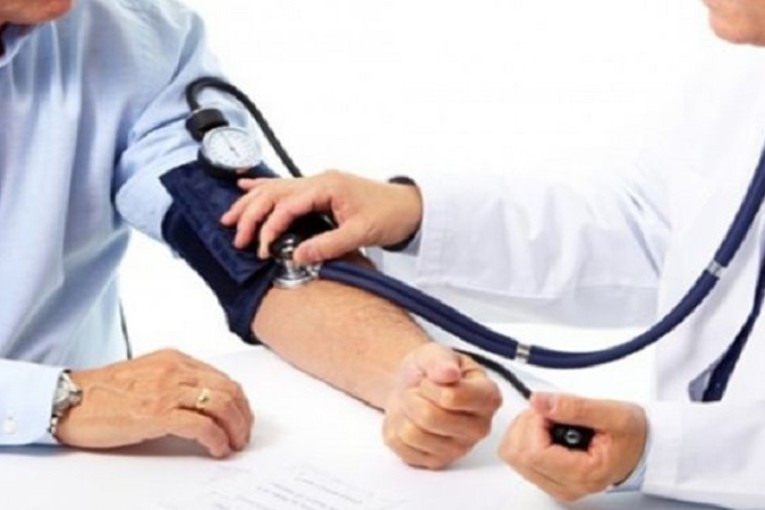 جمنة: قافلة طبية متعدّدة الإختصاصات تؤمّن أكثر من 600 عيادة مجانية