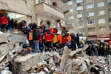 “آفاد” التركية: إنقاذ 6 آلاف و445 شخصا من تحت الأنقاض
