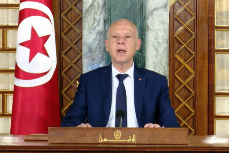 سعيد : نائب سابق حصل على 100 ألف دينار لتمرير فصل في قانون