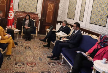 السفير الأمريكي يؤكد استعداد بلاده دعم تونس لدى المؤسسات المانحة