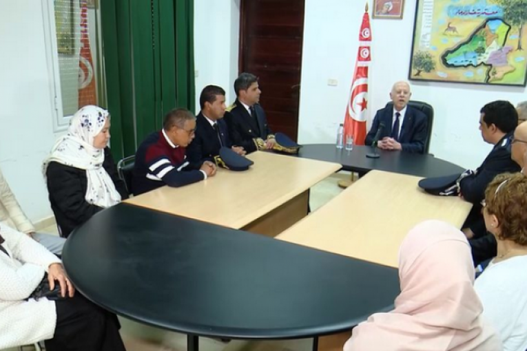 قيس سعيد: ‘تعطيل آلة في المرفق العمومي هو ضرب لأمن الدولة وأمن المجتمع’