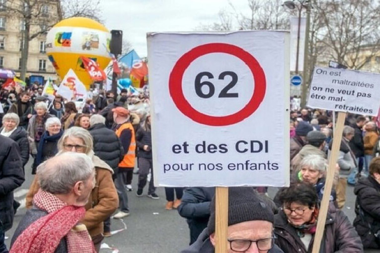 الشرطة الفرنسية تُلقي القبض على 500 متظاهر بسبب أزمة قانون التقاعد