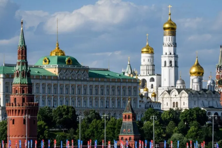 روسيا تحدد “طريقة التعامل” مع حطام المسيرة الأميركية