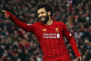 في عيد الأم.. محمد صلاح ينشر صورة له مع والدته (صورة)