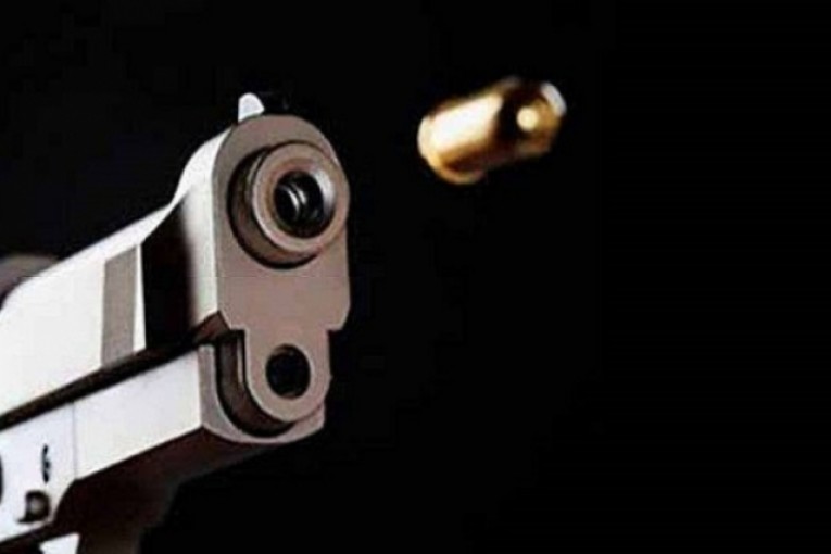 وفاة عون أمن بطلق ناري من سلاحه