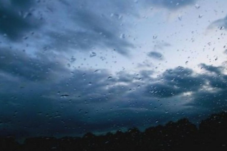 طقس الليلة: رياح تُرافقها دواوير رملية بالسواحل الشرقية والجنوب مع أمطار بالوطن القبلي والساحل