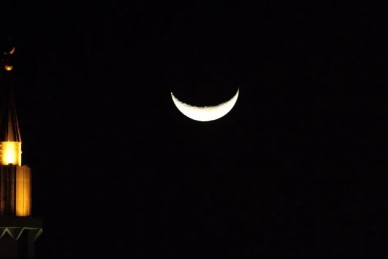 السعودية تدعو لتحري هلال رمضان مساء الثلاثاء