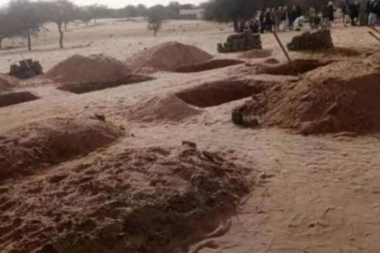 مقتل 14 وإصابة العشرات في انهيار منجم بالسودان