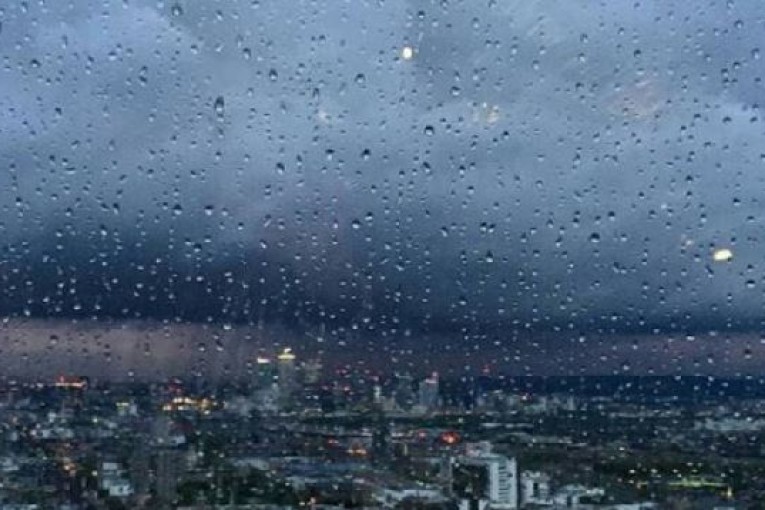الليلة: أمطار ببعض الجهات والحرارة تنخفض إلى 5 درجات