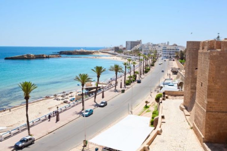 المنستير: « جذورنا تجمعنا » شعار تظاهرة الاحتفال باليوم الوطني للباس التقليدي بالمركب التكويني المهني بالسواني