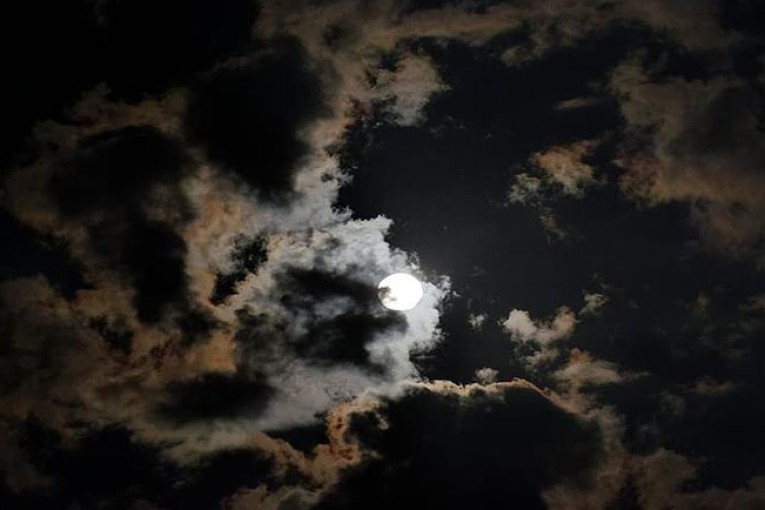 الليلة: الحرارة بين 15 و20 درجة