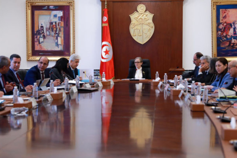 بودن تشرف على مجلس وزاري بشأن شركة فسفاط قفصة