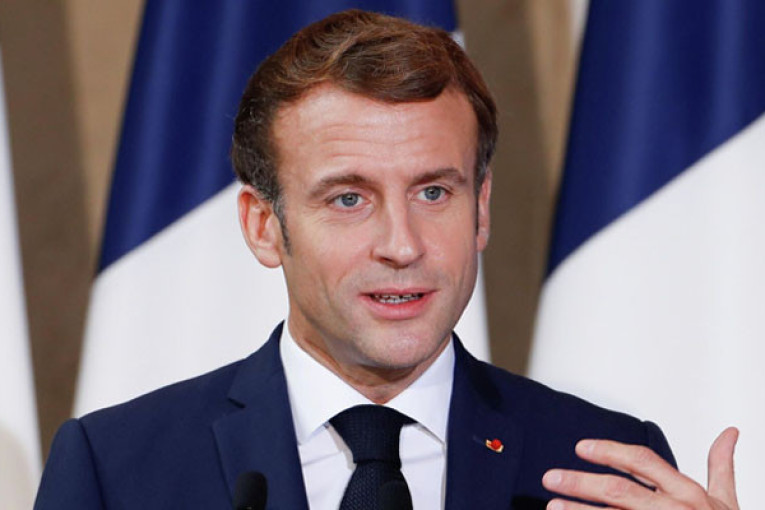 ماكرون ينطلق في جولة إفريقية
