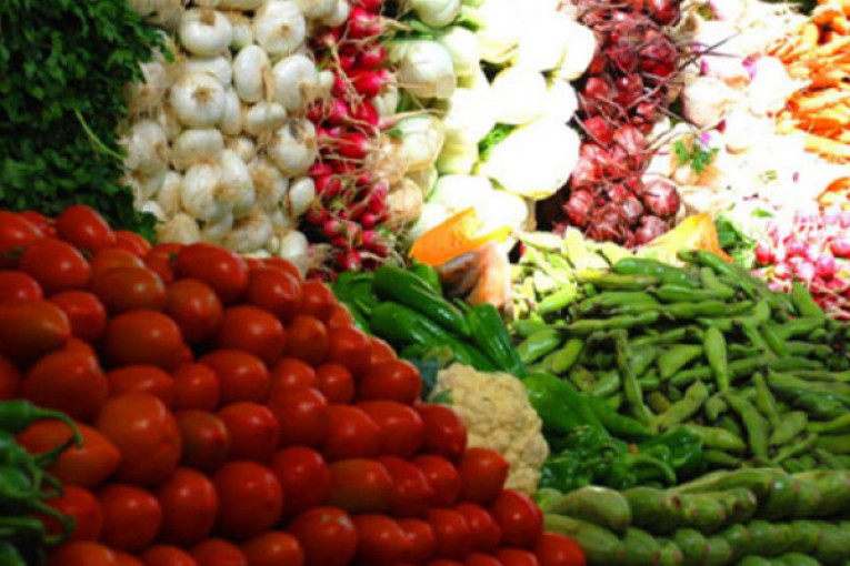 أريانة: حركية عادية وارتفاع في أسعار الخضر والغلال في رابع أيام شهر رمضان