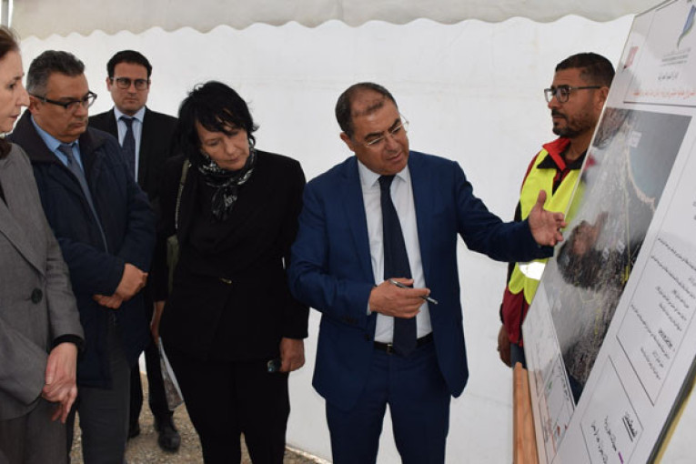وزيرة التجهيز تدعو المقاولات المكلفة بأشغال مشروع حماية كرنيش بنزرت إلى العمل ليلا نهارا