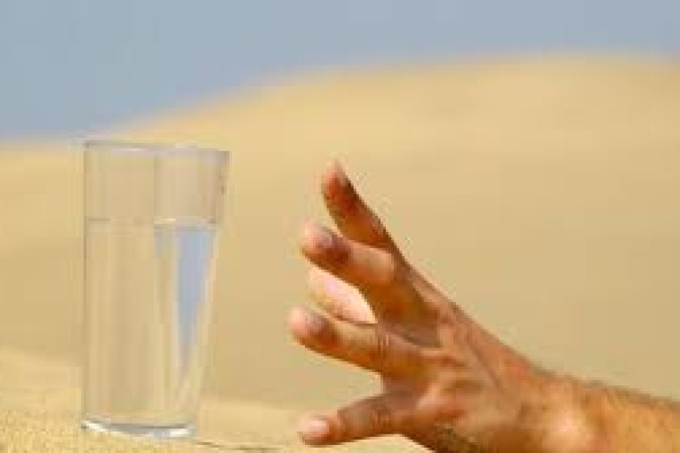 كيف نقلل العطش في رمضان؟ 5 نصائح أساسية