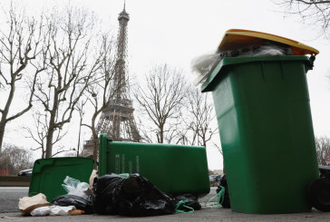 أطنان من النفايات تحجب معالم باريس ودعوات لتدخل الجيش