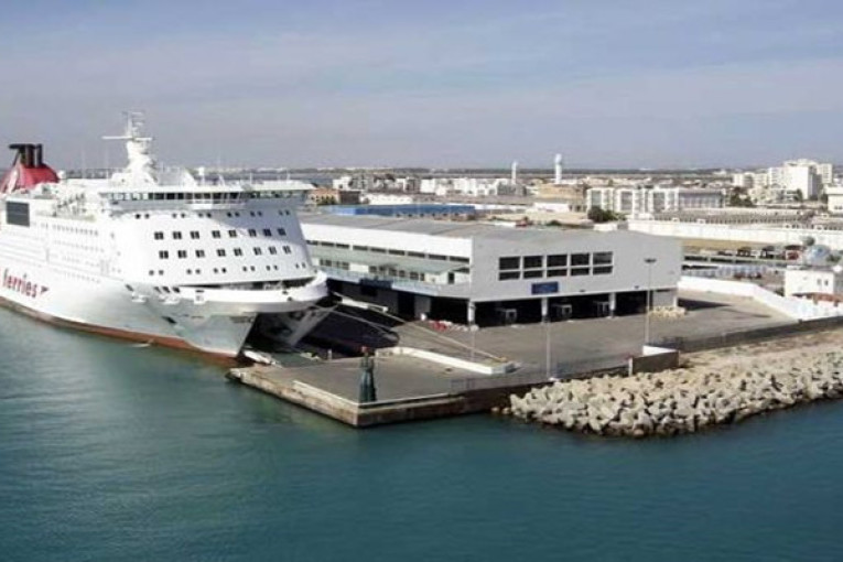 تقلان 8000 سائح … ميناء حلق الوادي يستقبل سفينتين سياحيتين