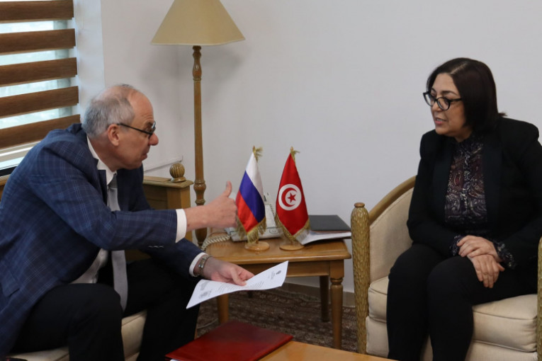 آفاق العلاقات الاقتصادية بين تونس وروسيا في لقاء وزيرة التجارة بسفير روسيا