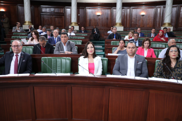 البرلمان سيمارس صلاحيات مجلس الجهات والاقاليم الى حين إرسائه