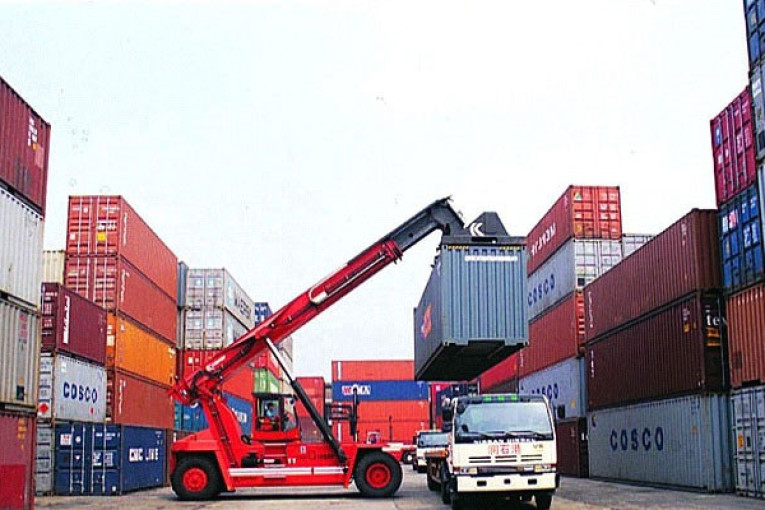 تقلص العجز التجاري لتونس بـ 12 بالمائة