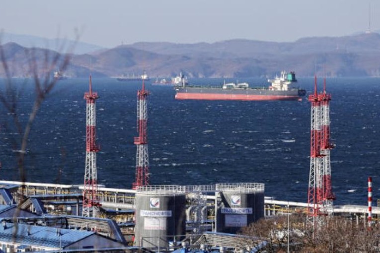 روسيا لا تزال أكبر مورد للنفط للصين بشحنات قياسية في مارس