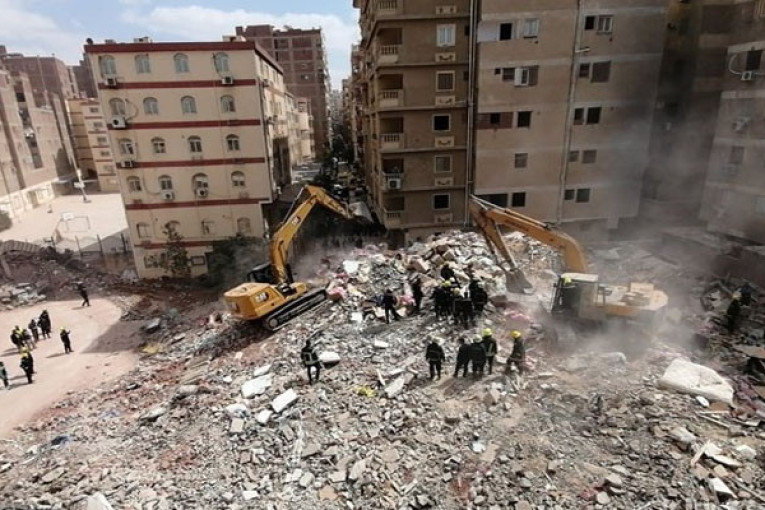 مصر: قتلى وجرحى جراء انهيار مبنى سكني