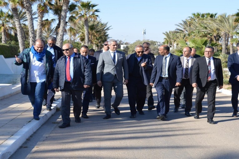 ستنتظم يومي 8 و9 ماي: وزير السياحة يطلع على آخر الاستعدادات لزيارة الغريبة