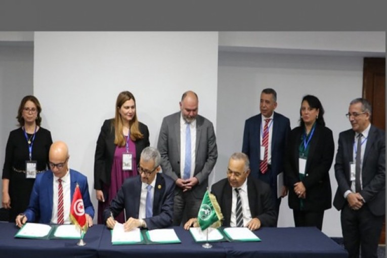 توقيع اتفاقية تعاون بين ‘الالكسو’ وجامعة تونس المنار وكلية الحقوق والعلوم السياسية بتونس