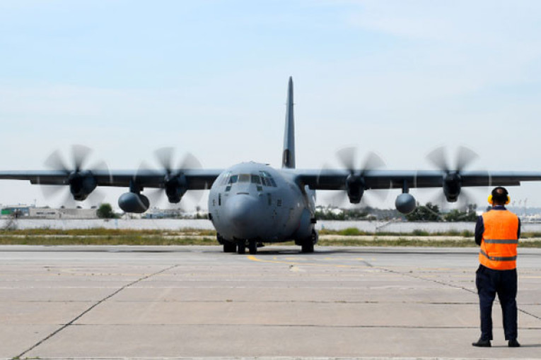 لإجلاء تونسيين من السودان… طائرة عسكريّة تتوجه نحو مطار أسوان بمصر