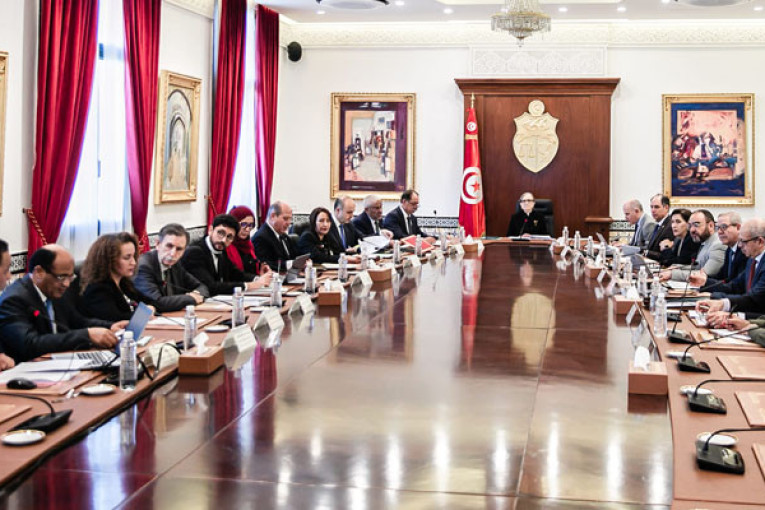 مجلس وزاري لمتابعة الوضع بسواحل صفاقس في ظل تنامي رحلات ”الحرقة”