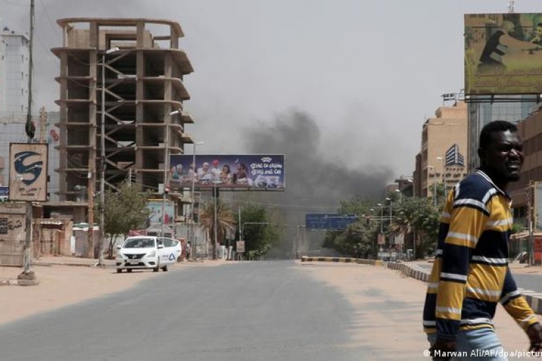 سفير تونس بالسودان يطمئن التونسيين: الجالية التونسية بخير