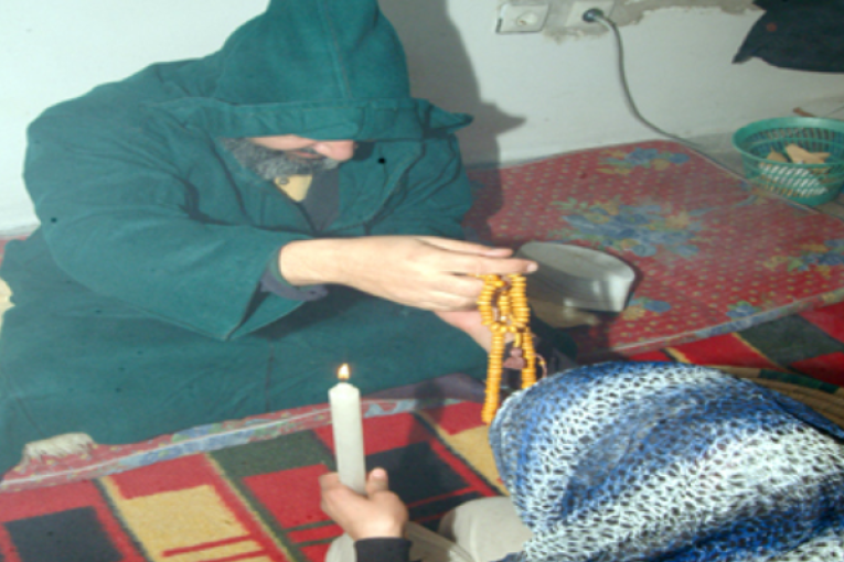 نابل: الإطاحة بمشعوذ يستدرج النسوة لممارسة الجنس بزعم قدرته على العلاج الروحاني