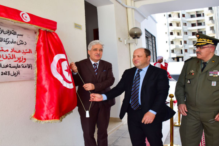 وزير الدفاع يدشن مركبا سكنيا لفائدة العسكريين