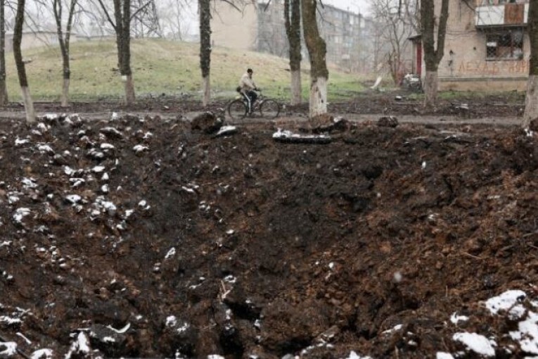 أوكرانيا: مقتل 3 على الأقل وإصابة 6 في قصف روسي شرق البلاد