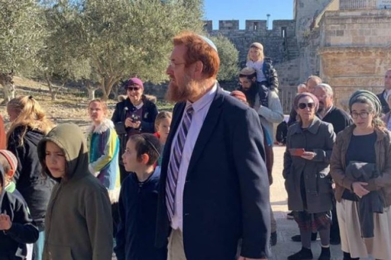 مستوطنون يقتحمون المسجد الأقصى ويؤدون طقوساً تلمودية