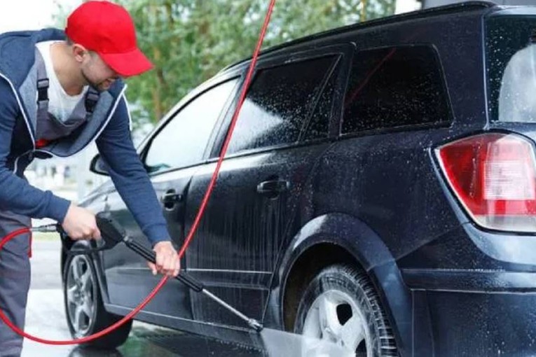 غرفة محطّات الغسيل: منع استعمال مياه الشرب لغسل السيارات سيؤدي لغلق المحطّات وقطع الأرزاق