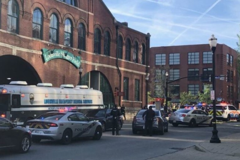 الشرطة الأميركية: مقتل 5 في إطلاق نار في لويفيل بولاية كنتاكي