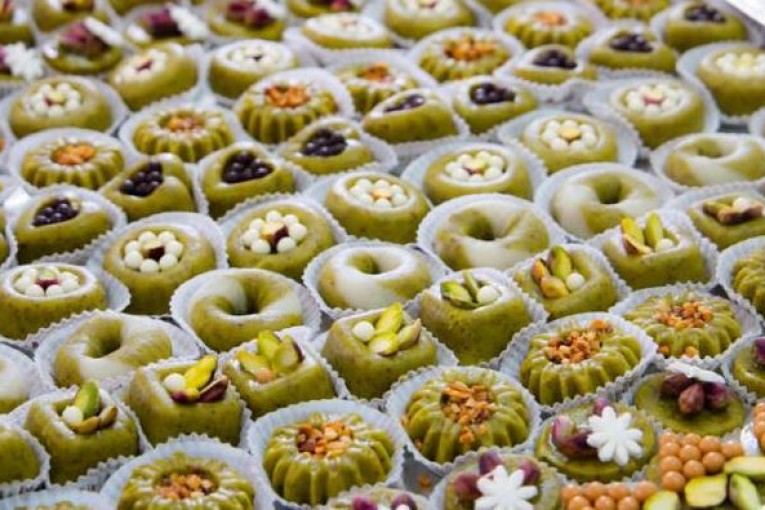 ارتفاع أسعار الفواكه الجافة والمواد الأولية أثّر على سعر كلفة حلويات العيد لهذا العام